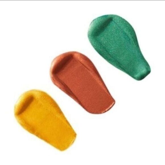 Revolution x Grinch Liquid Eyeshadow Trio - Picture 3 of 4